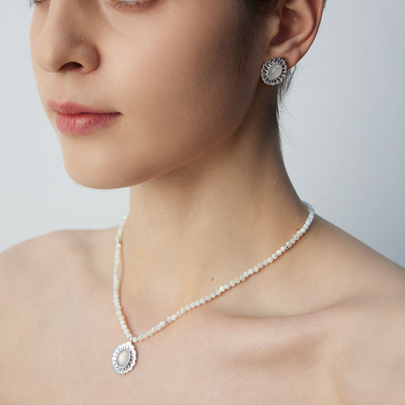 Wallflower Necklace