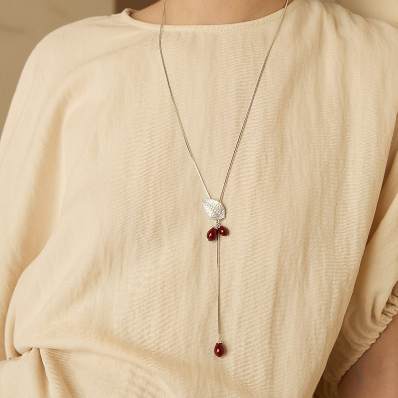 Rosehip Lariat Necklace