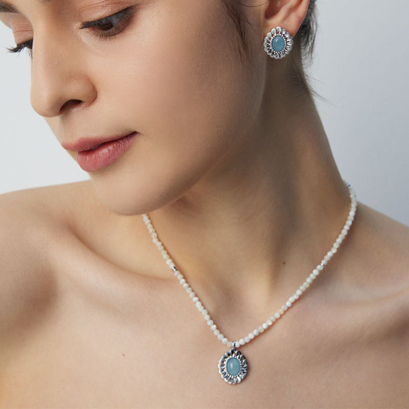 Wallflower Necklace