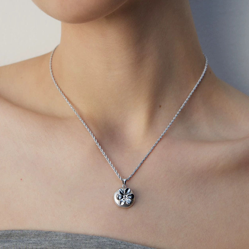 Persimmon Flower Necklace